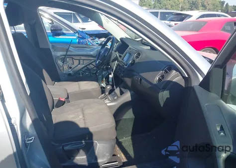 2017 Volkswagen Tiguan 2.0T/2.0T S z USA, uszkodzony, nr VIN WVGAV7AX6HK049516